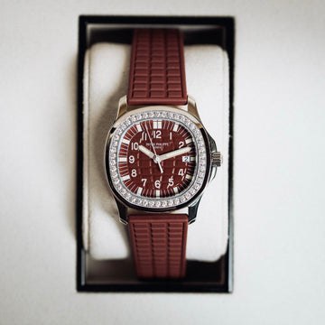 Ladies Patek Philippe Plum Aquanaut 5065